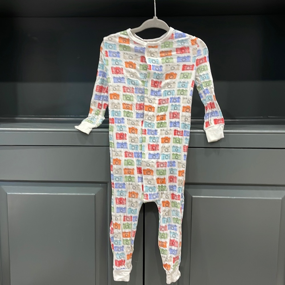 Magnetic me, Magnificent Baby 12-18 months modal onesie pajamas, Camera design